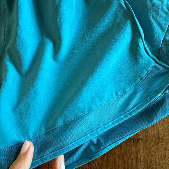 ATHLETA MESH RACER RUN MID RISE 4 SHORT - Picture 8 of 8